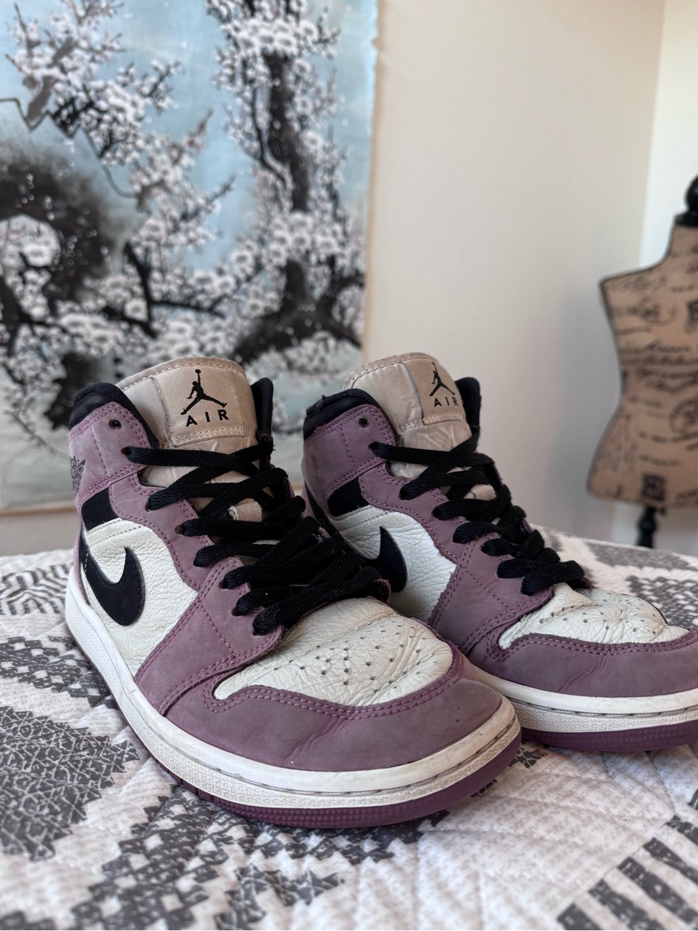 Nike Air Jordan 1 Mid Sky J Mauve White Black Women's Size 7.5